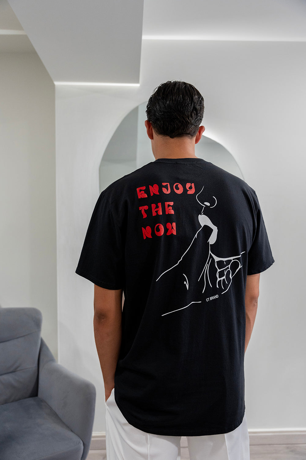 "ENJOY THE NOW" T-SHIRT BLACK